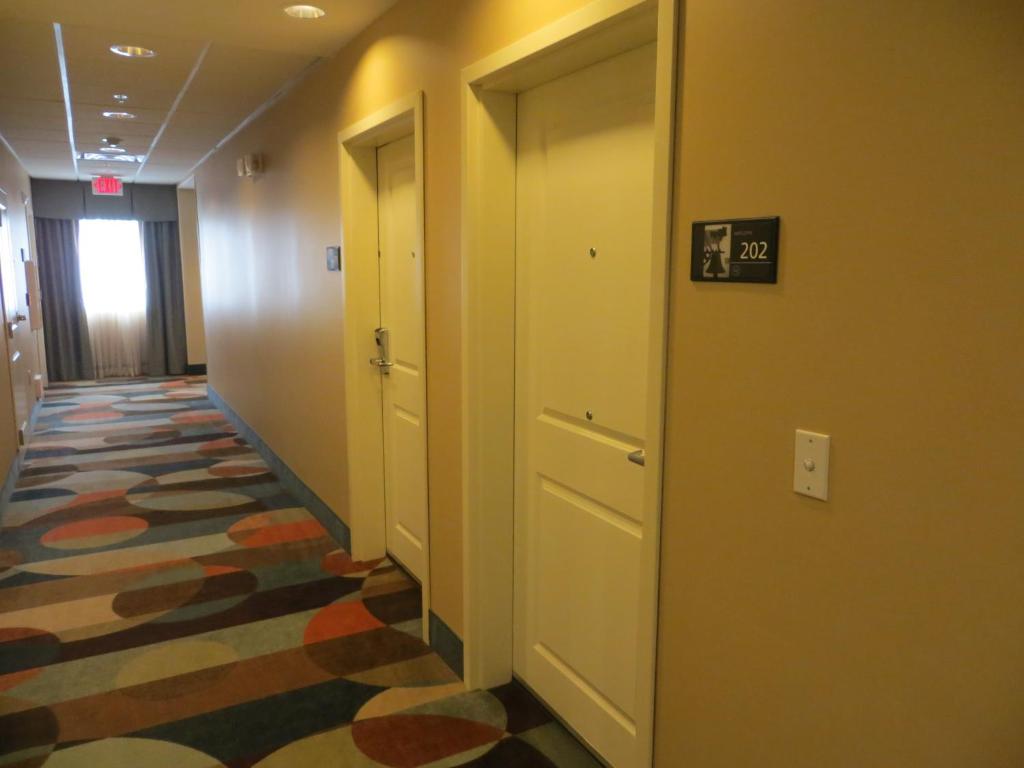 Hampton Inn La Grange - image 5