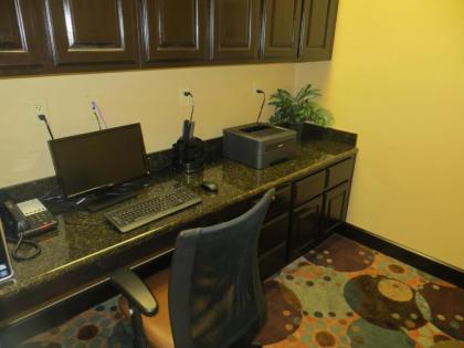 Hampton Inn La Grange - image 6