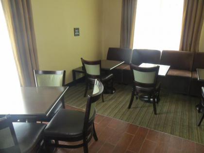 Hampton Inn La Grange - image 9