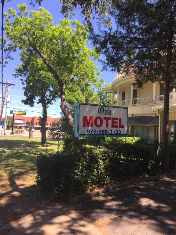 The Oak Motel - image 3