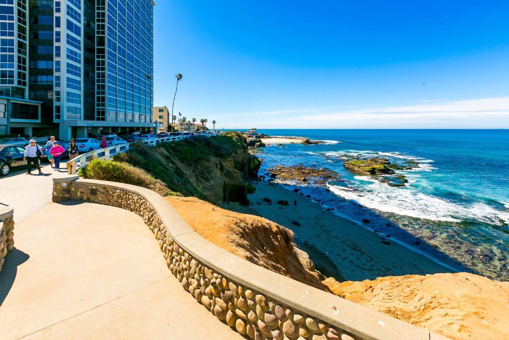 #101 - La Jolla Village Oceanfront - image 7