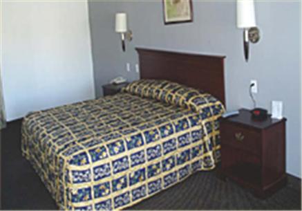 Texas Inn & Suites - image 5