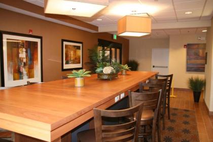 Hampton Inn La Junta - image 11