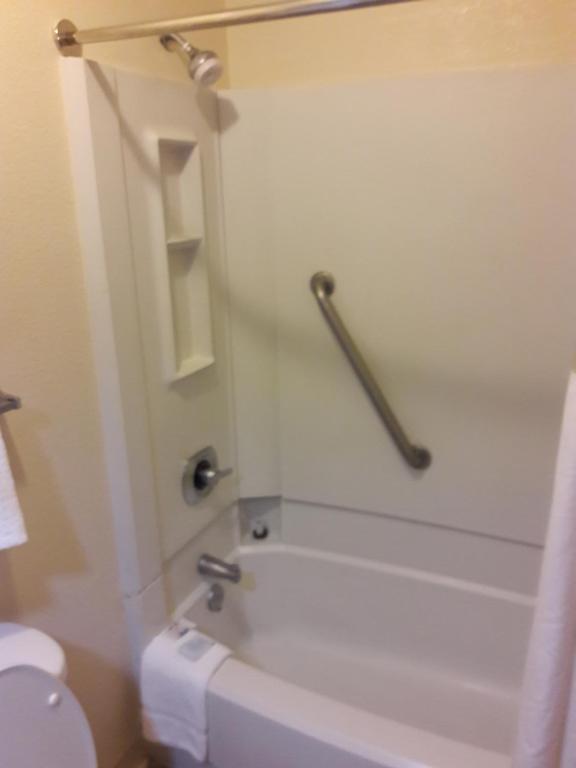 Americas Best Value Inn & Suites-Texas City/La Marque - image 5