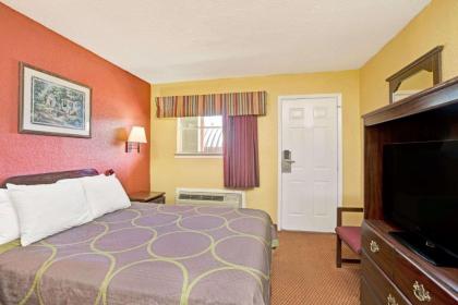 Super 8 by Wyndham La Marque TX/Texas City Area - image 12