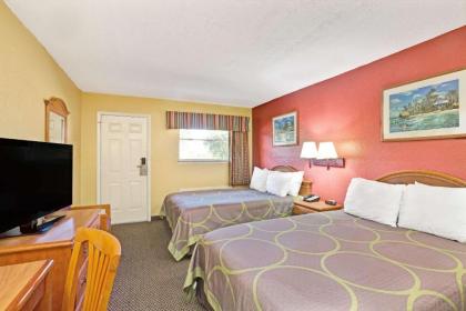 Super 8 by Wyndham La Marque TX/Texas City Area - image 2