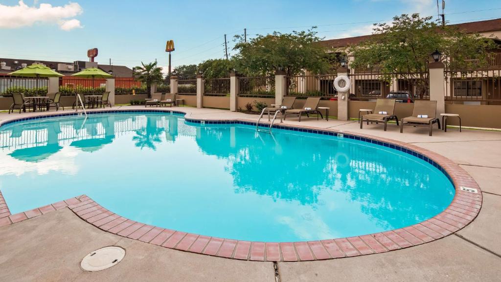 Best Western La Place Inn - image 2