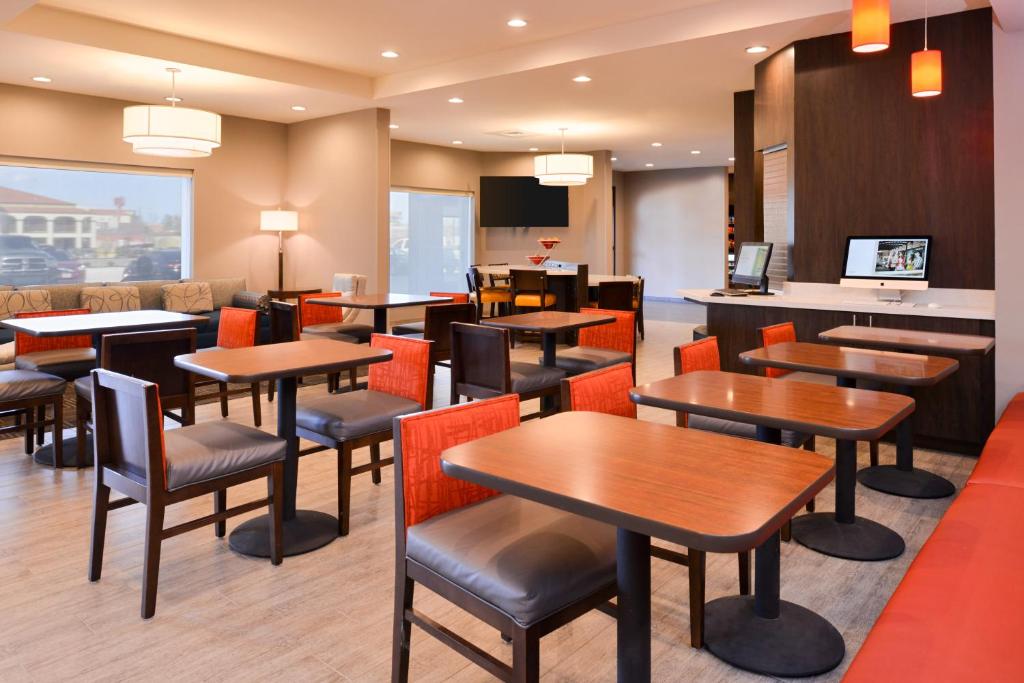 TownePlace Suites by Marriott Laplace - image 5