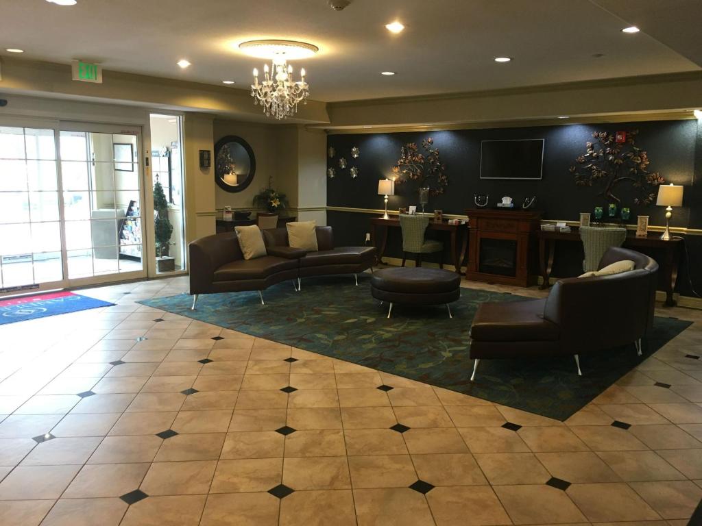 Candlewood Suites La Porte an IHG Hotel - image 6