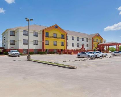 Comfort Suites La Porte - image 15