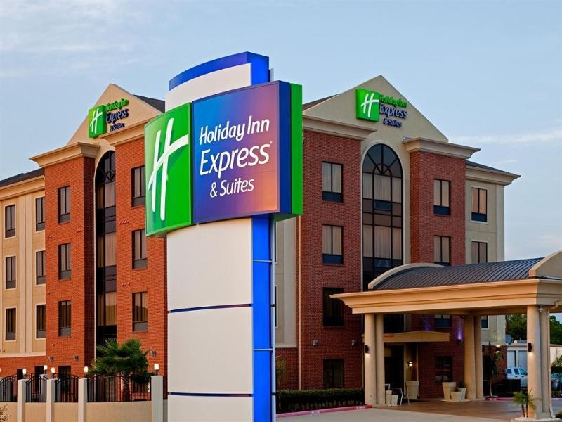 Holiday Inn Express Hotel & Suites La Porte - image 2