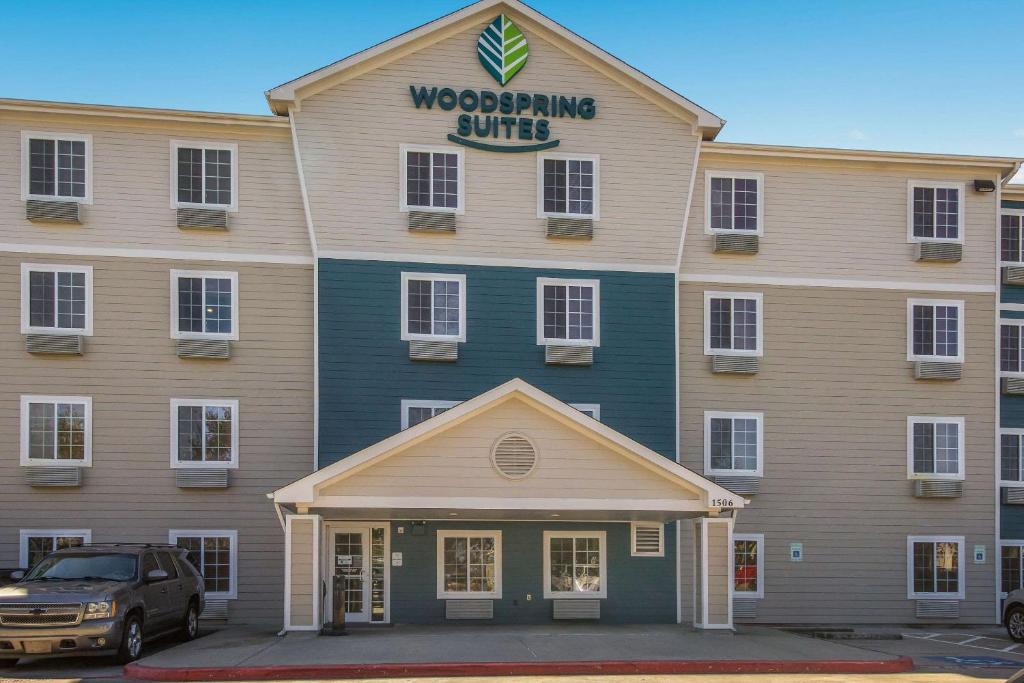 WoodSpring Suites Houston La Porte - main image