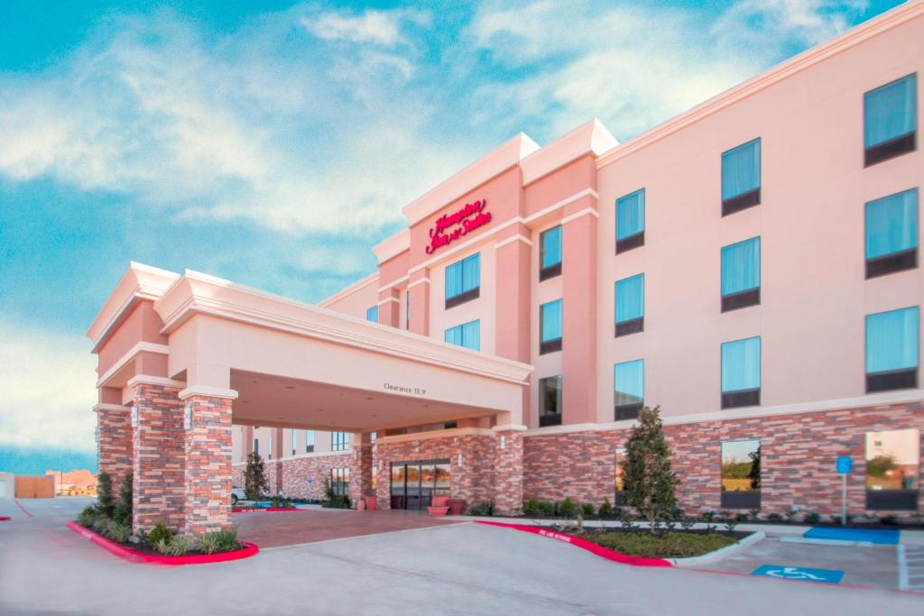 Hampton Inn & Suites La Porte TX - main image