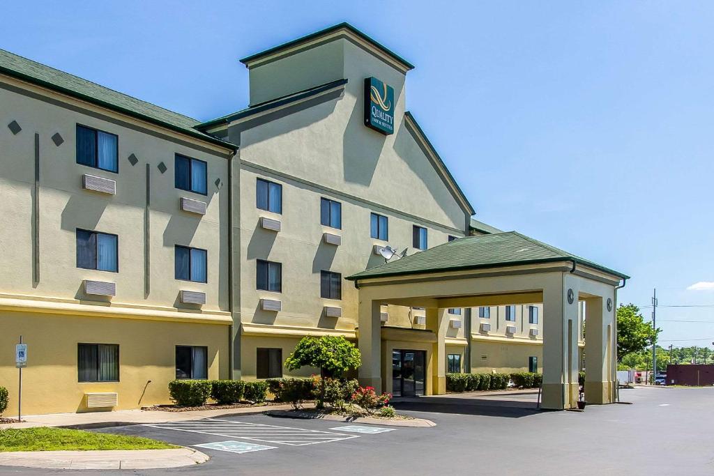 Quality Inn & Suites La Vergne - main image