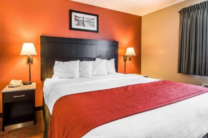 Quality Inn & Suites La Vergne - image 12