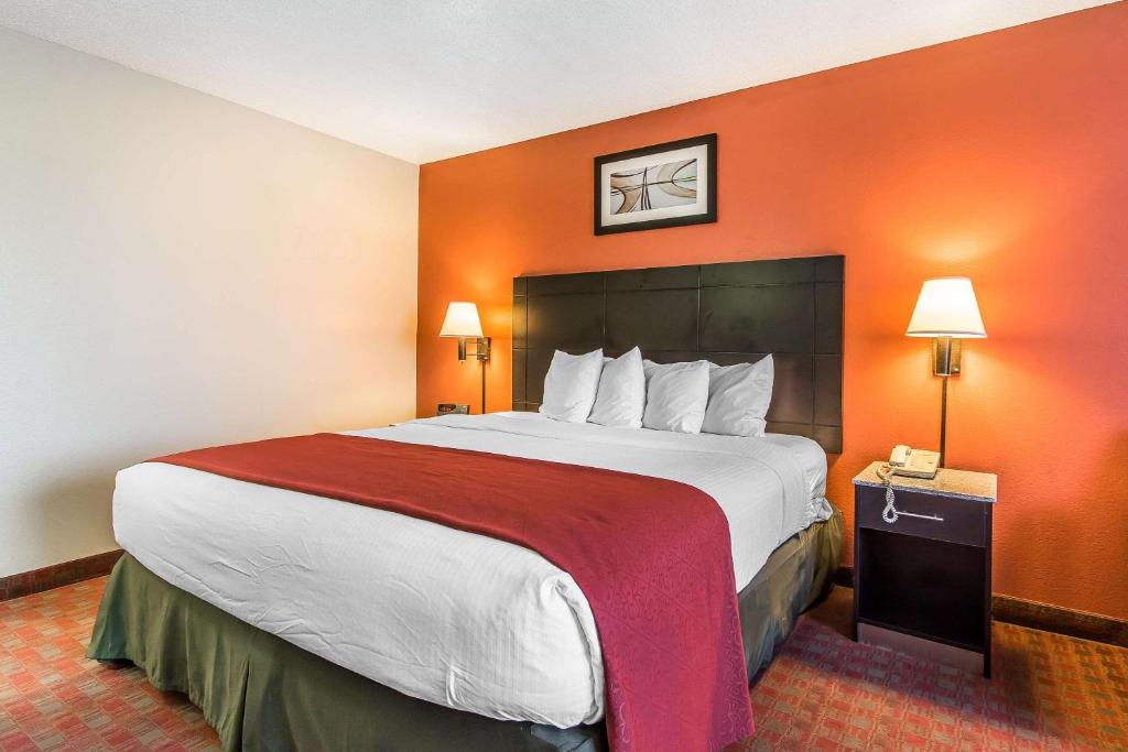 Quality Inn & Suites La Vergne - image 3