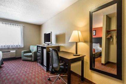 Quality Inn & Suites La Vergne - image 4