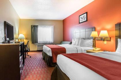 Quality Inn & Suites La Vergne - image 9