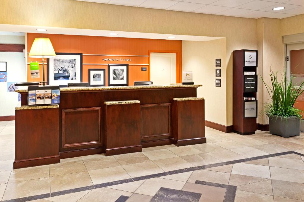 Hampton Inn & Suites Omaha Southwest-La Vista - image 6