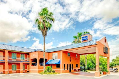 Travelodge by Wyndham San Antonio Lackland A F B - image 1