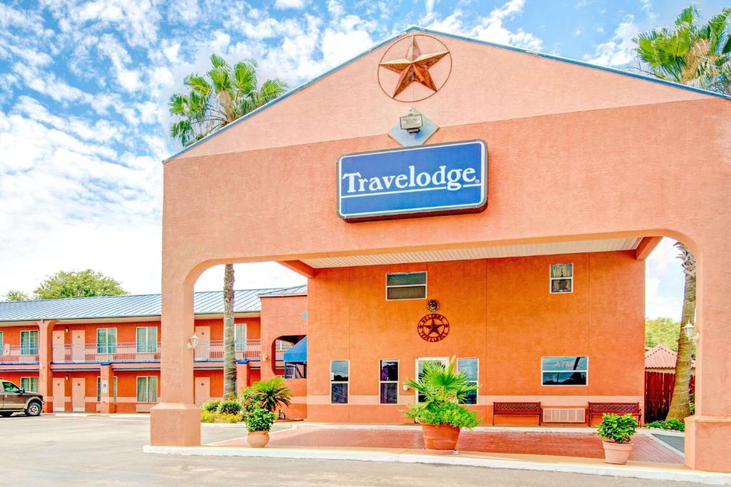 Travelodge by Wyndham San Antonio Lackland A F B - image 7