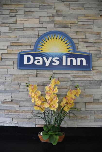 Days Inn by Wyndham Ladson Summerville Charleston - image 11