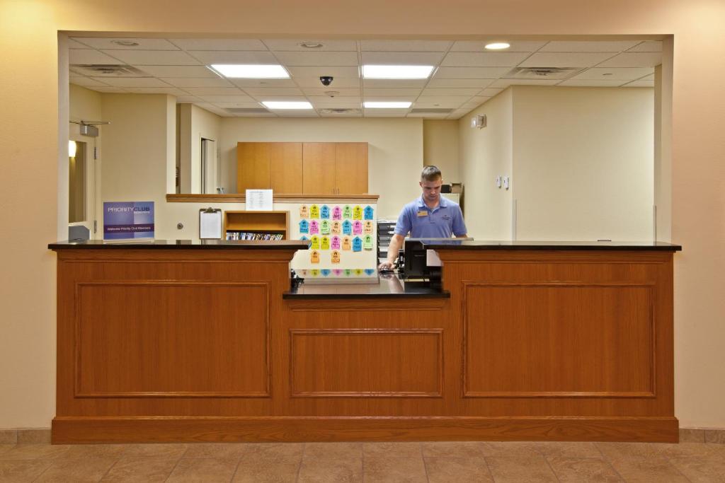 Candlewood Suites Lafayette an IHG Hotel - image 4
