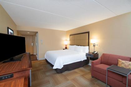 Hampton Inn Lafayette - image 15