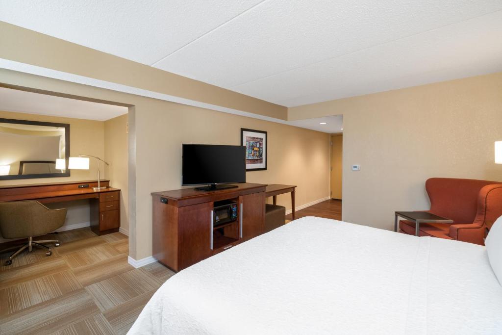 Hampton Inn Lafayette - image 3