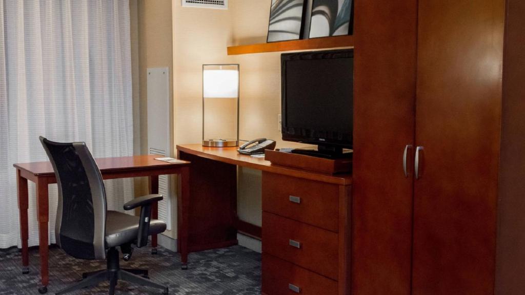 Courtyard by Marriott Lafayette - image 2