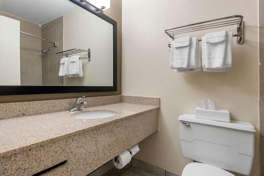 Quality Inn & Suites Lafayette I-65 - image 4