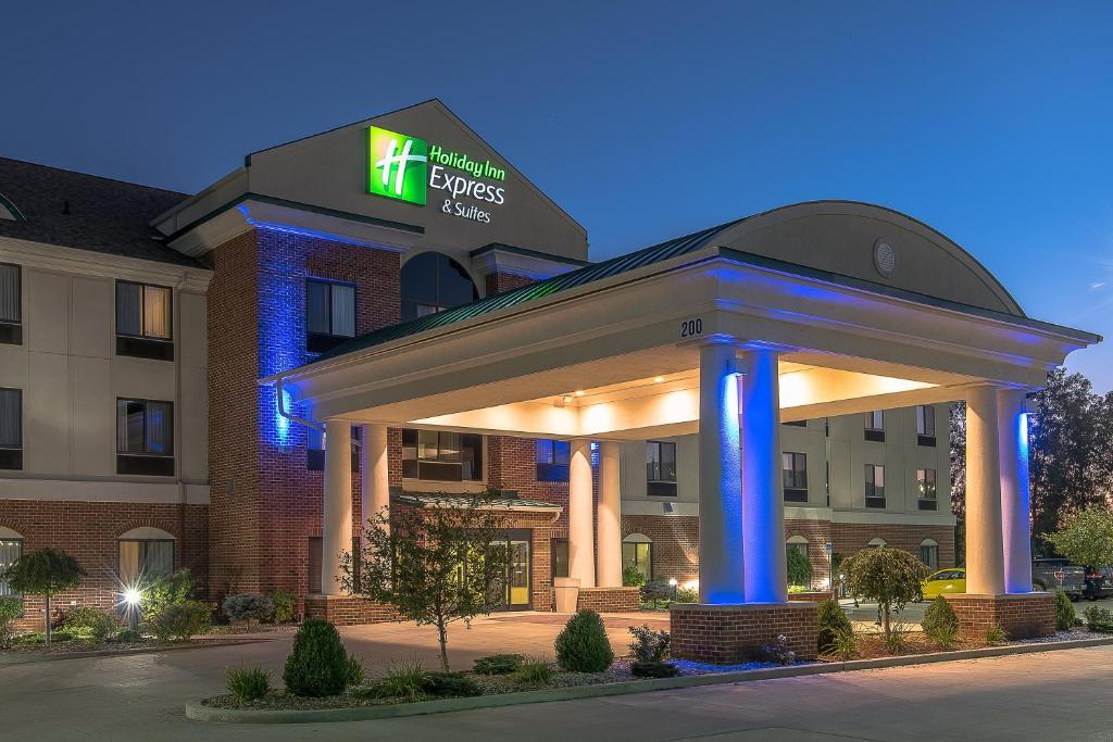 Holiday Inn Express and Suites Lafayette East an IHG Hotel - main image