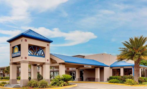 Days Inn by Wyndham Lafayette Near Lafayette Airport - main image