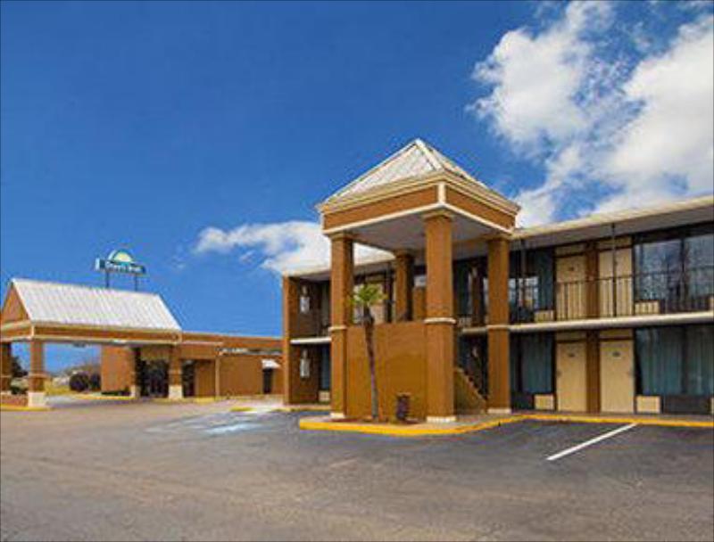 Days Inn by Wyndham Lafayette/University - main image