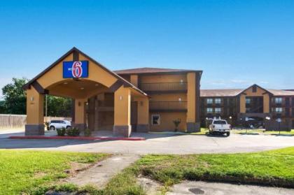 Motel 6-Lafayette LA - image 2