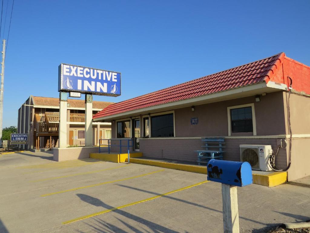 Executive Inn Laguna Vista - main image