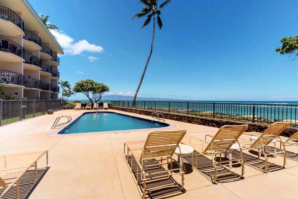 Kahana Reef Oceanfront Condos - main image