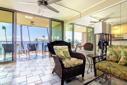 Oceanfront Lahaina Condo with Balcony and Pool Access! - image 15