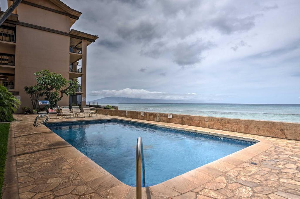 Beachfront Condo - Featured on HGTVs Hawaii Life! - image 2