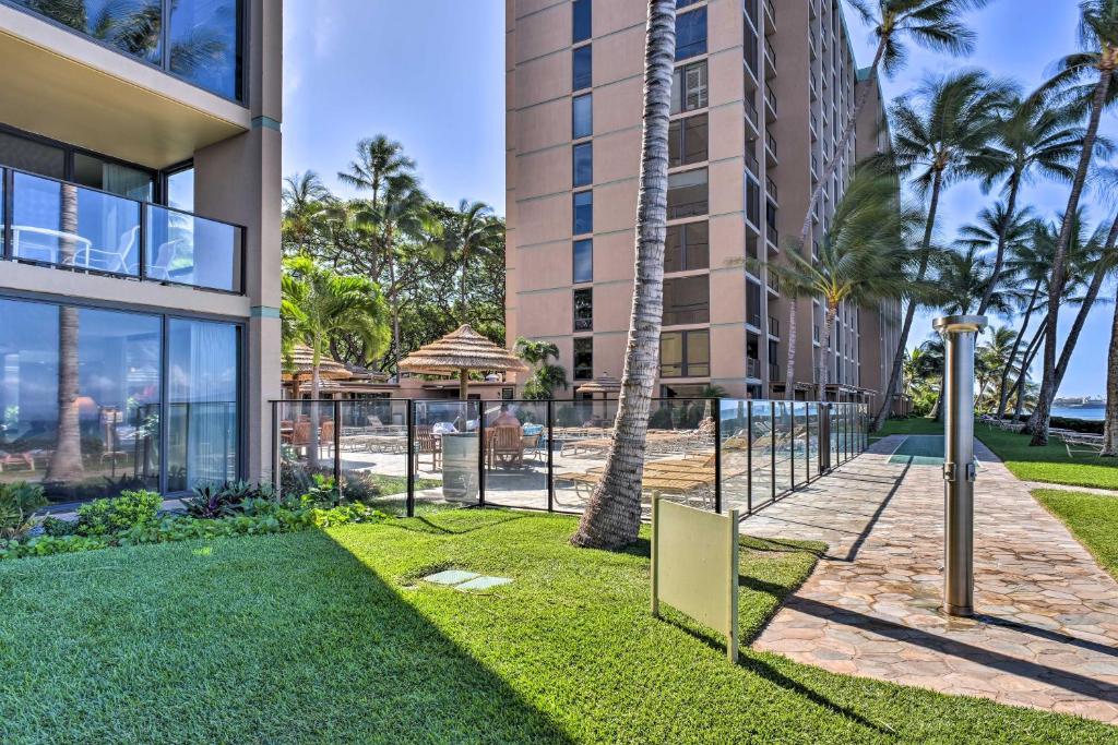 Lahaina Condo with Patio Ocean Views and Pool Access! - image 3