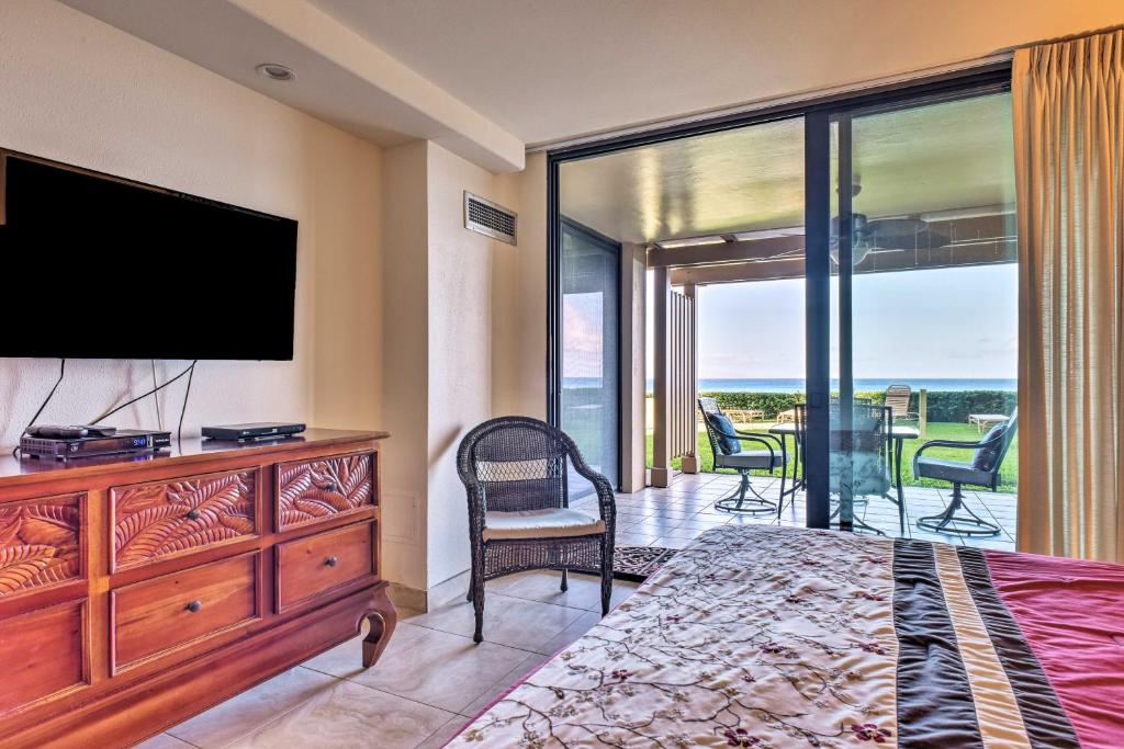 Lahaina Condo with Patio Ocean Views and Pool Access! - image 7