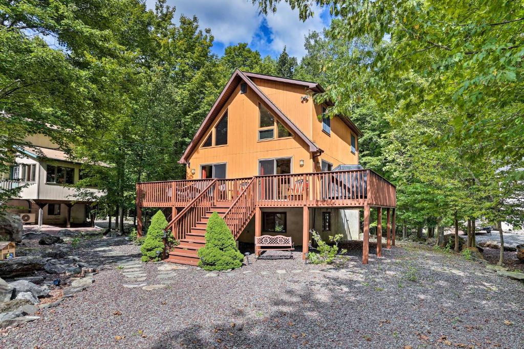 Mountain Cabin with Deck Near Year-Round Recreation! - main image