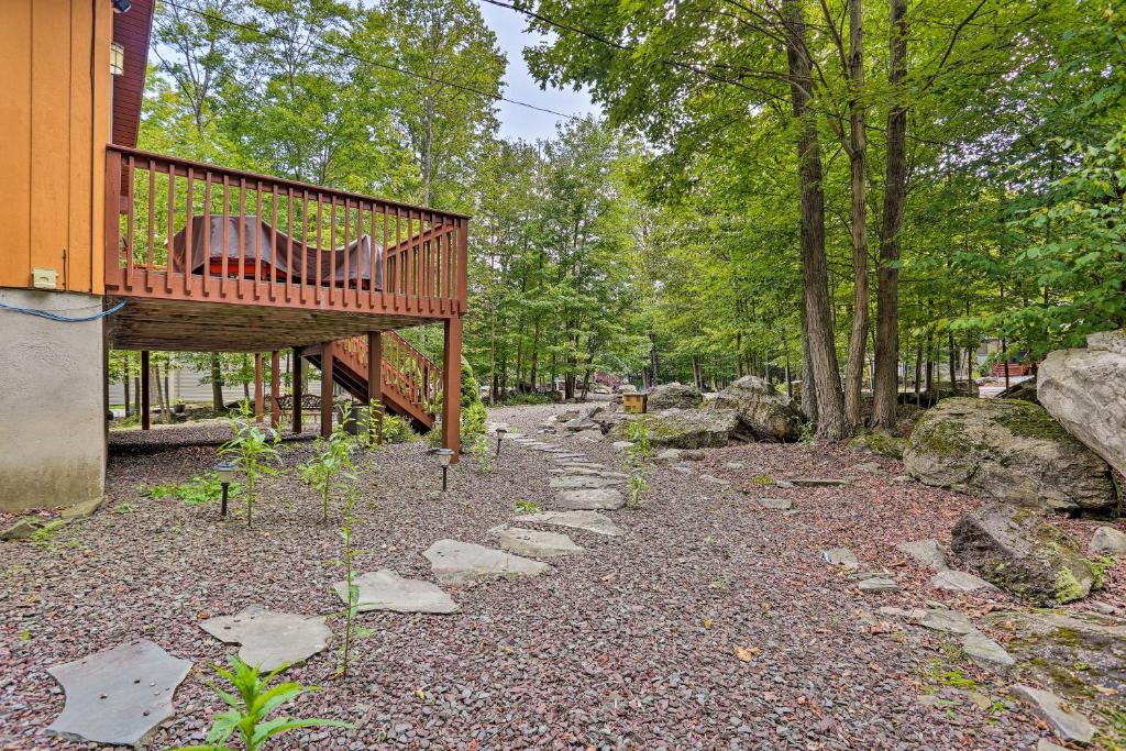 Mountain Cabin with Deck Near Year-Round Recreation! - image 3