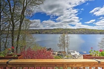 Grand Lakefront Home with Dock in The Hideout! - image 7