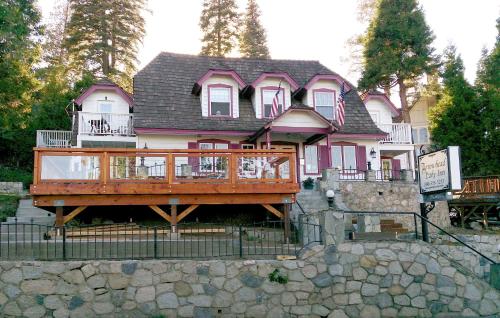 Arrowhead Lake Inn - main image