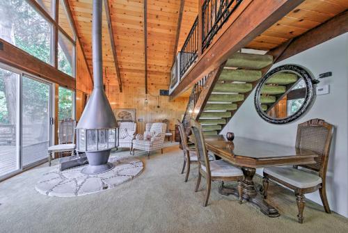 Rustic Lake Arrowhead Cabin - 5 Mins to Village! - image 2