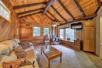 Rustic Lake Arrowhead Cabin - 5 Mins to Village! - image 4