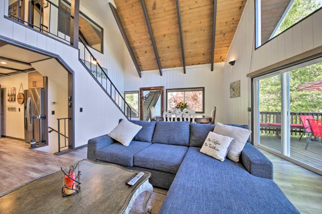 Lovely Lake Arrowhead Home with Bikes Pet Friendly! - image 6