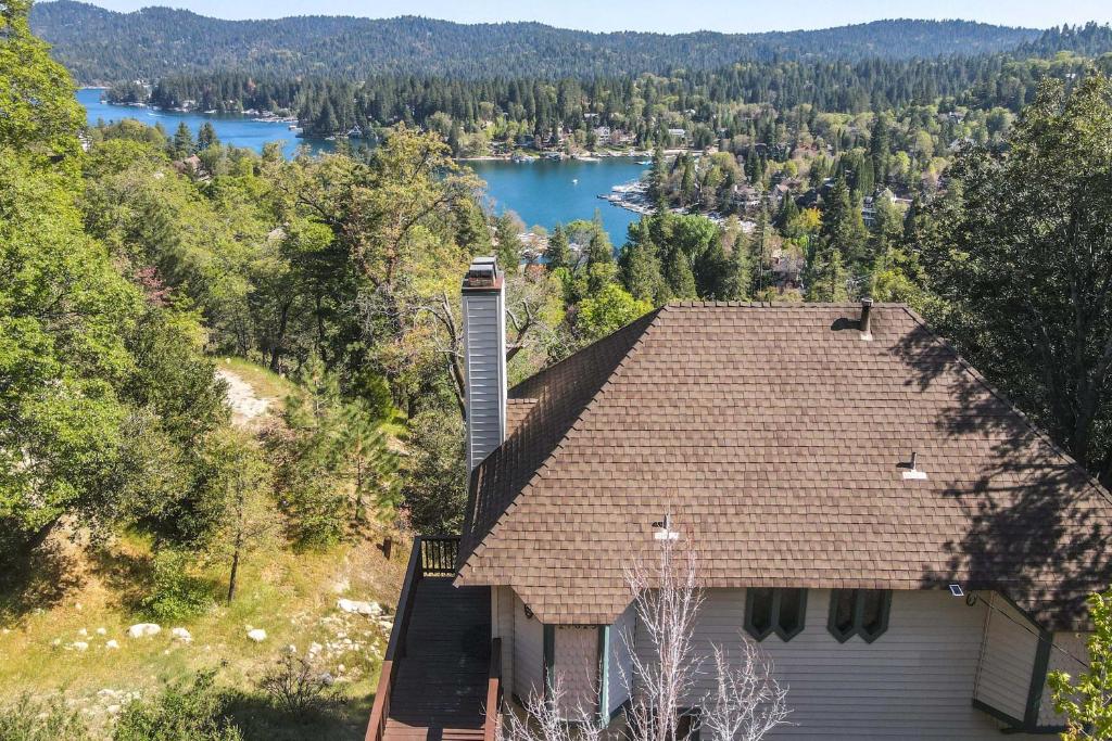 Lake Arrowhead Cabin with Luxury Deck and Lake View! - image 7