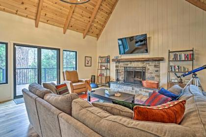 Lake Arrowhead Home with Deck Less Than 20 Mi to Skiing - image 4